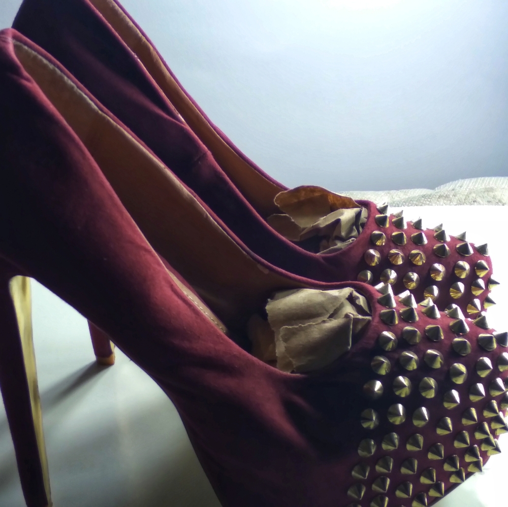 Shoes - Picture 9 of 11